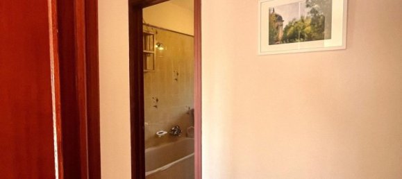 5-salle Appartement à Barga, Italy No. 9992 16