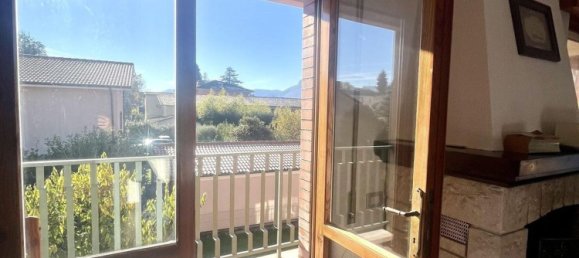 5-salle Appartement à Barga, Italy No. 9992 4