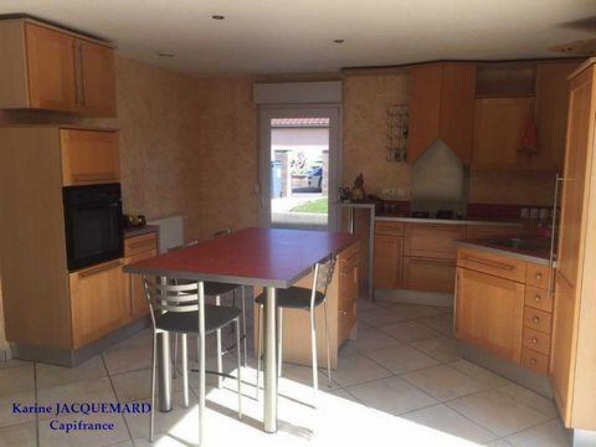 3 bedrooms House in Vesoul, France No. 31551