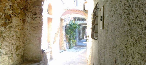 8 rooms House in Noli, Italy No. 192091 5