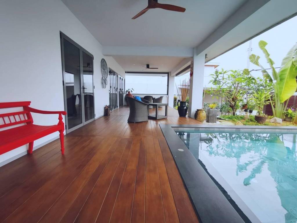 Villa de 3 dormitorios en Bang Tao, Thailand No. 21852