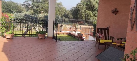 4 bedrooms Villa in Rome, Italy No. 60976 2