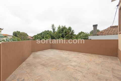 2 bedrooms House in Porto, Portugal No. 214130