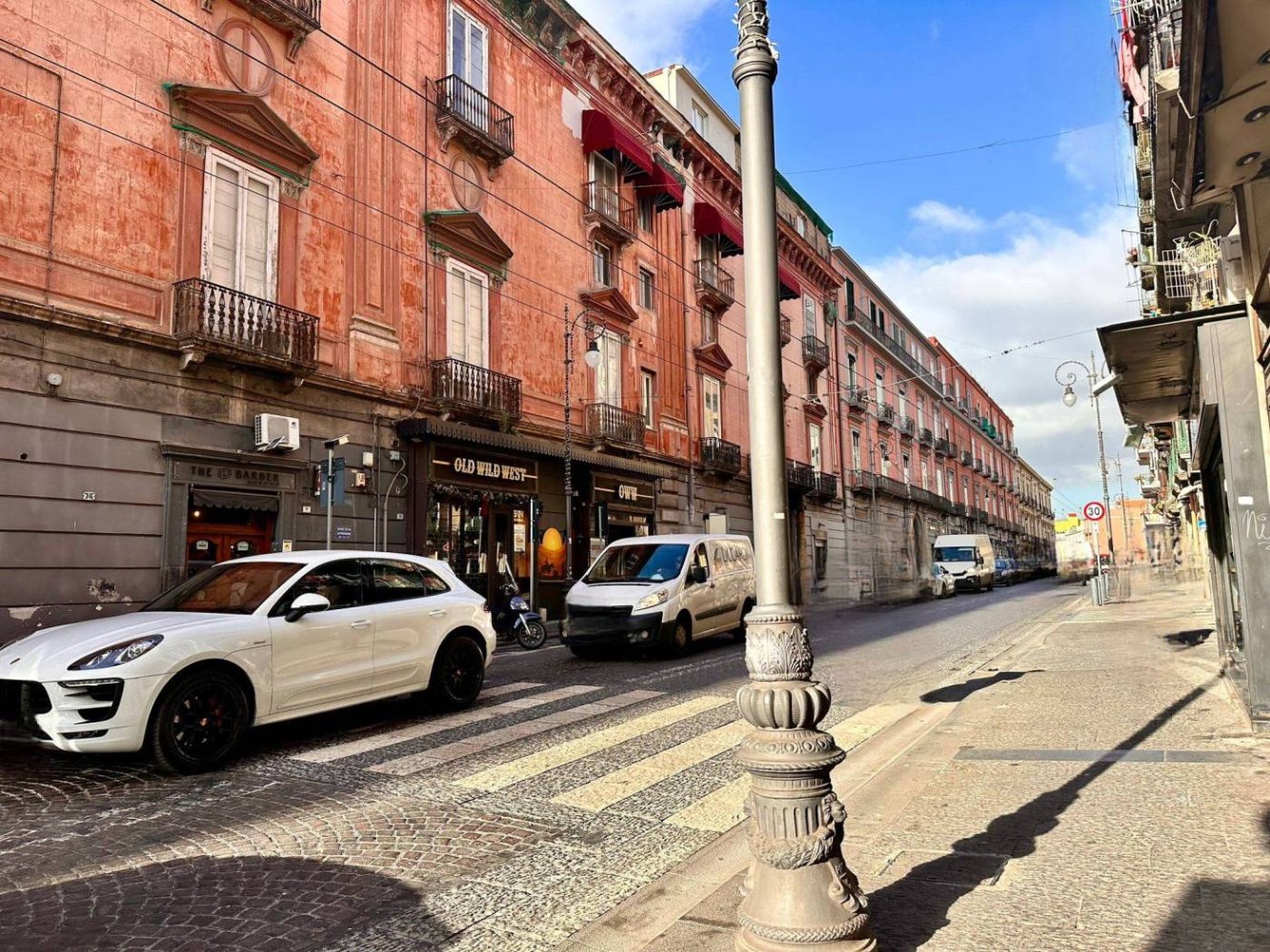 Apartamento de 2 dormitorios en Portici, Italy No. 78324