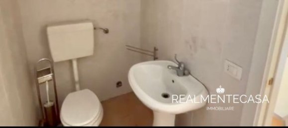 2 rooms Commercial property in Vigevano, Italy No. 91812 6