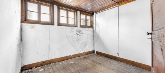 338m² Building in Guimaraes, Portugal No. 36725 14