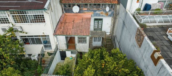 338m² Building in Guimaraes, Portugal No. 36725 37