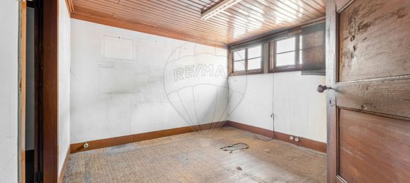 338m² Building in Guimaraes, Portugal No. 36725 27