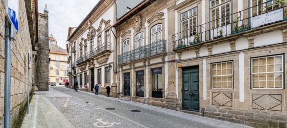 338m² Building in Guimaraes, Portugal No. 36725 2