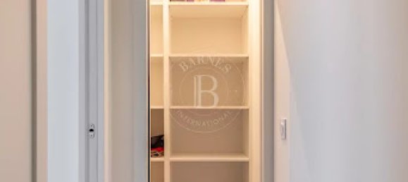 1 bedroom Apartment in Paris, France No. 163864 7