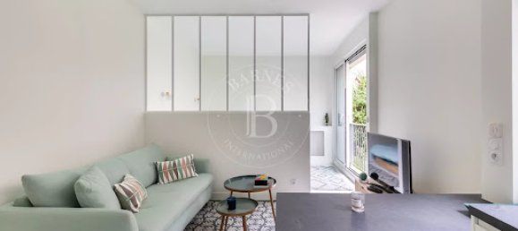 1 bedroom Apartment in Paris, France No. 163864 2