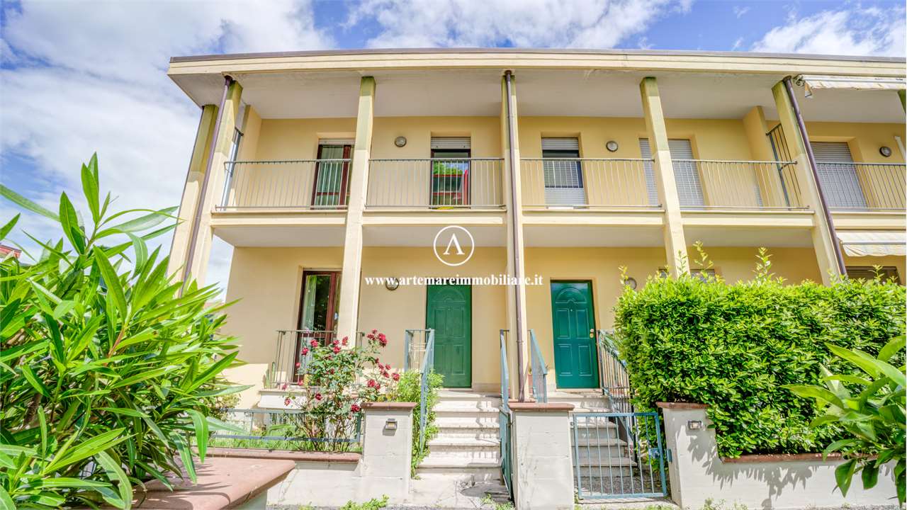 Casa de 6 dormitorios en Pietrasanta, Italy No. 277784