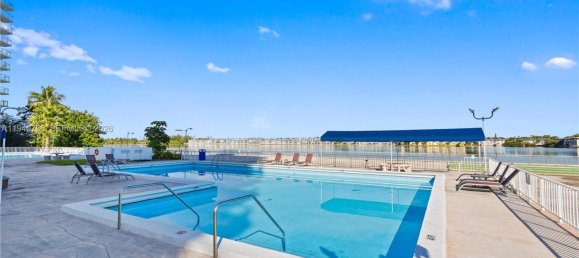 1 dormitorio propiedad comercial en venta en Miami, Miami-Dade, Florida, USA № 614197 24