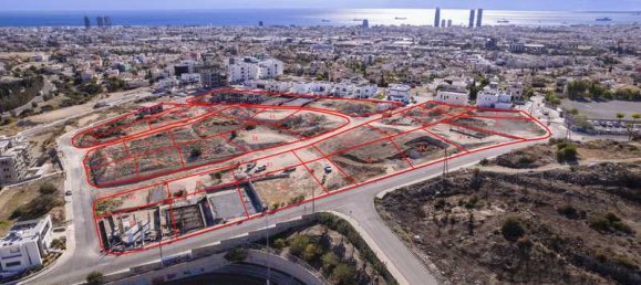 4 bedrooms House in Agios Athanasios, Cyprus No. 7050 12