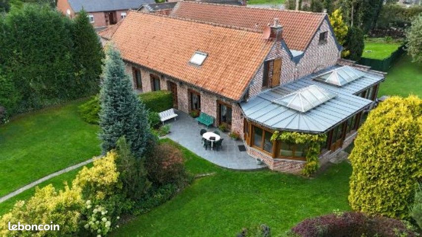 Casa de 4 dormitorios en Cousolre, France No. 81292