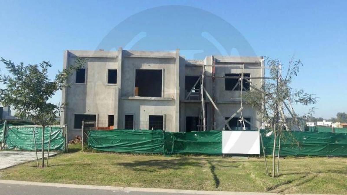 3 bedrooms House in Escobar, Argentina No. 79143