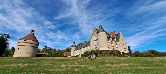 Замки и поместья с 15 спальнями в Сент-Аман-Монтрон, Франция № 93134 3