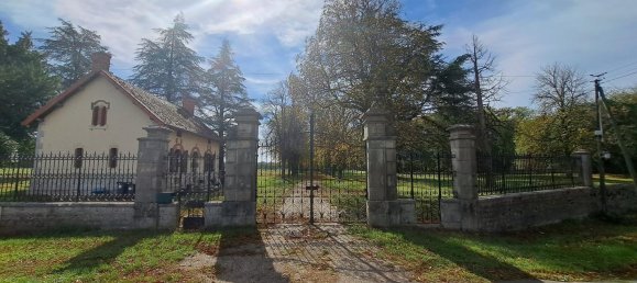 Замки и поместья с 15 спальнями в Сент-Аман-Монтрон, Франция № 93134 25