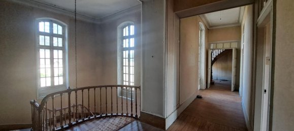 Замки и поместья с 15 спальнями в Сент-Аман-Монтрон, Франция № 93134 13