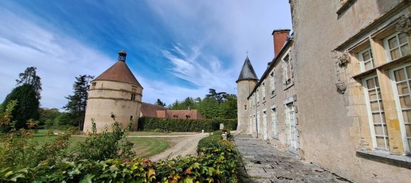 Замки и поместья с 15 спальнями в Сент-Аман-Монтрон, Франция № 93134 6