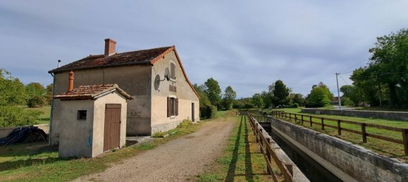 Замки и поместья с 15 спальнями в Сент-Аман-Монтрон, Франция № 93134 22