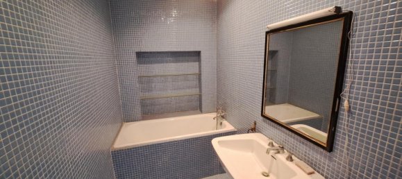 Замки и поместья с 15 спальнями в Сент-Аман-Монтрон, Франция № 93134 15