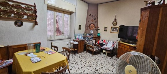 4 Schlafzimmer Villa in Pomigliano d'Arco, Italy, Nr. 326318 10
