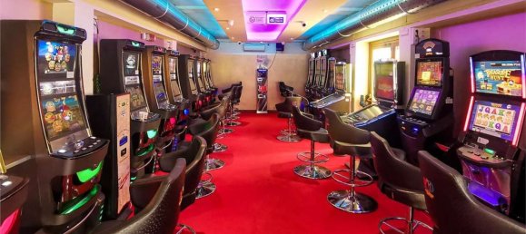 بناية في Novara, Italy 883متر مربع رقم 102878 8