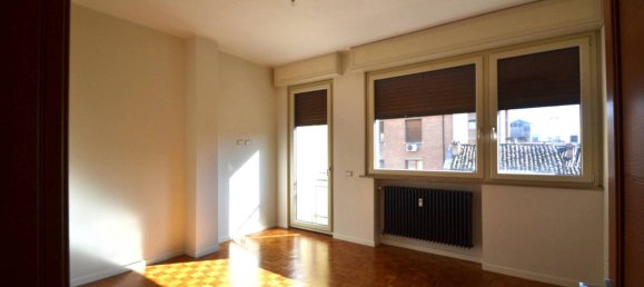 2 bedrooms Apartment in Parma, Italy No. 308933 7