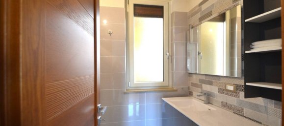 2 bedrooms Apartment in Parma, Italy No. 308933 16