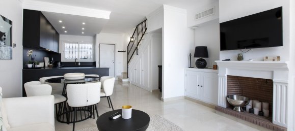 Dúplex de 2 dormitorios en Marbella, Spain No. 44611 2