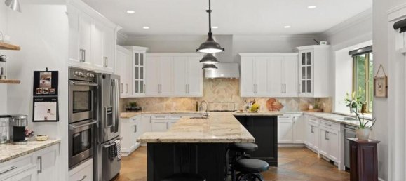 5 bedrooms House in British Columbia, Canada No. 1057 7