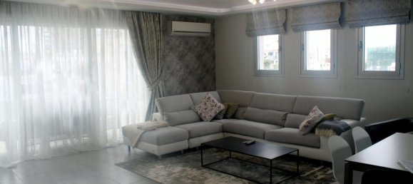 3 bedrooms Apartment in Limassol, Cyprus No. 12644 3
