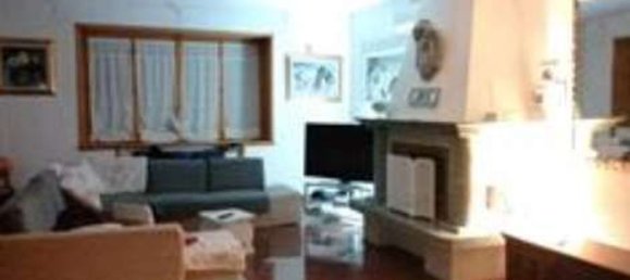 Casa de 6 habitaciónes en Usmate Velate, Italy No. 3602 2