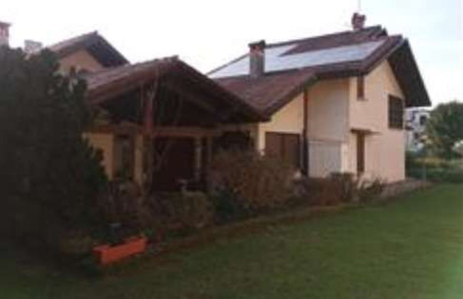 Casa de 6 habitaciónes en Usmate Velate, Italy No. 3602