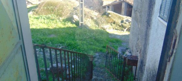 2 bedrooms House in Mesquitela, Portugal No. 163657 3