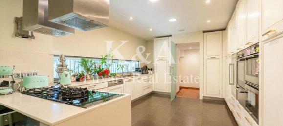 6 bedrooms Villa in Porto, Portugal No. 247714 16