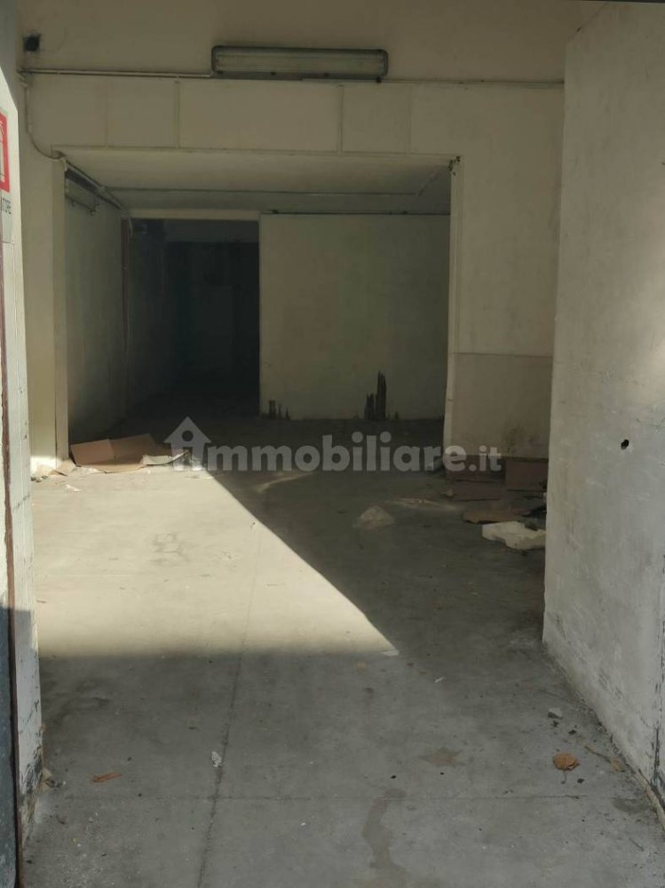 1 room Commercial property in Catania, Italy No. 148067