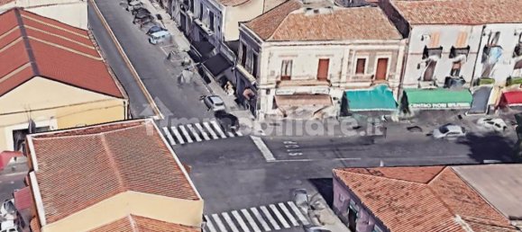 1 room Commercial property in Catania, Italy No. 148067 2