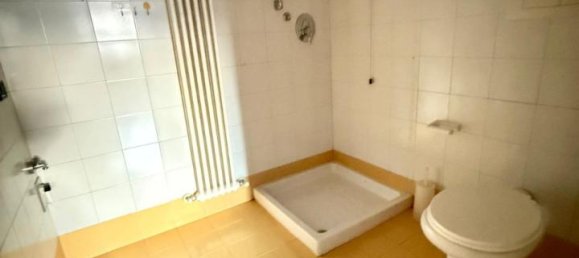3 rooms Apartment in Torri di Quartesolo, Italy No. 230483 10