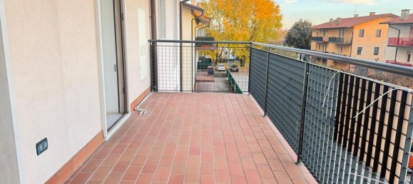 3 rooms Apartment in Torri di Quartesolo, Italy No. 230483 14