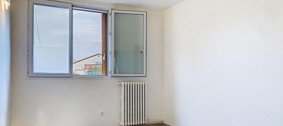 3 Schlafzimmer Wohnung in Noisy-le-Sec, France, Nr. 354474 8