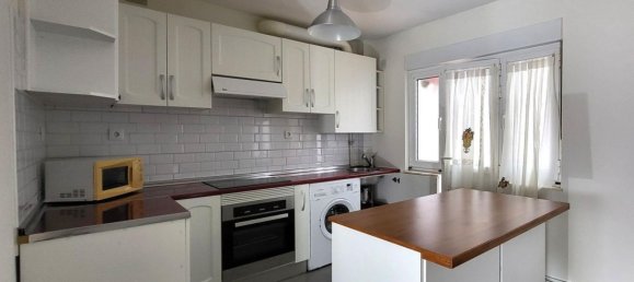 2 bedrooms Apartment in Gijon, Spain No. 135325 2