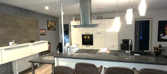 3 bedrooms House in Vierzon, France No. 236741 4