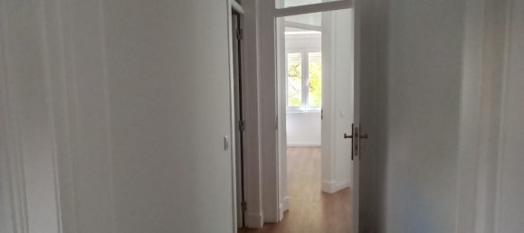 3 bedrooms Apartment in Lisbon, Portugal No. 93939 6