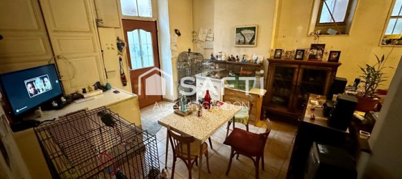 119m² Building in Joigny, France No. 204990 3