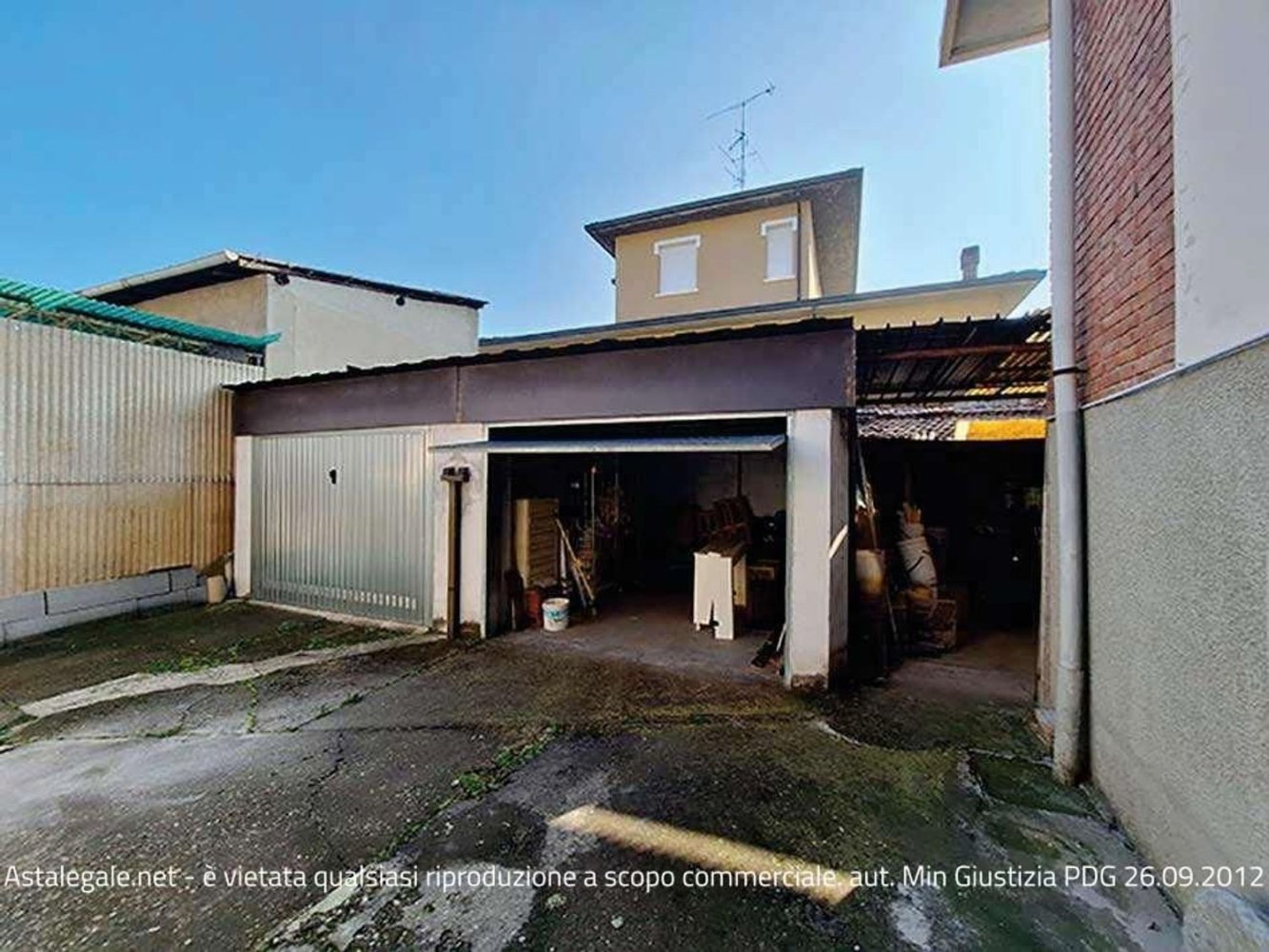 38m² Garage in Voghera, Italy No. 65621