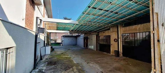 38m² Garage in Voghera, Italy No. 65621 5
