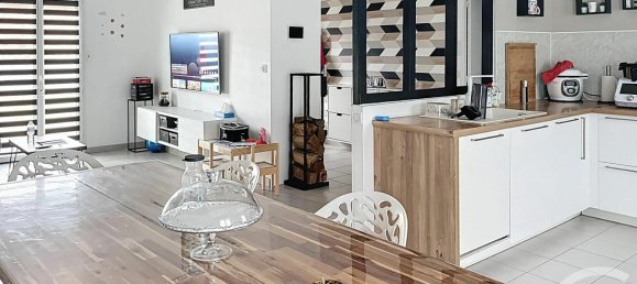 3 Schlafzimmer Haus in Chalons-en-Champagne, France, Nr. 300544 2