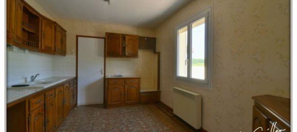 2 chambres Maison à Châteaumeillant, France No. 210436 4